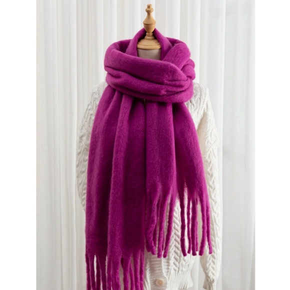 Magenta Wide Shawl Scarf With Tassels Fuzzy Knit - Picture 3 of 6